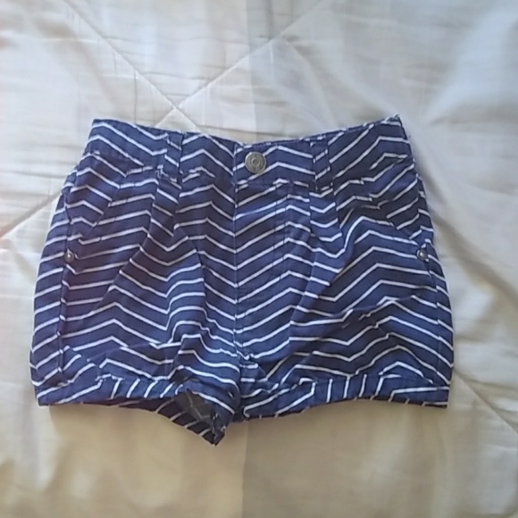 Cherokee Baby Girl Shorts - Picture 1 of 2